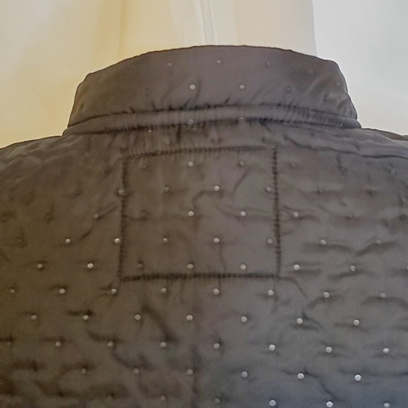 Official NBA Atlanta Hawks Women's Quilted Jacket - Picture 4 of 15